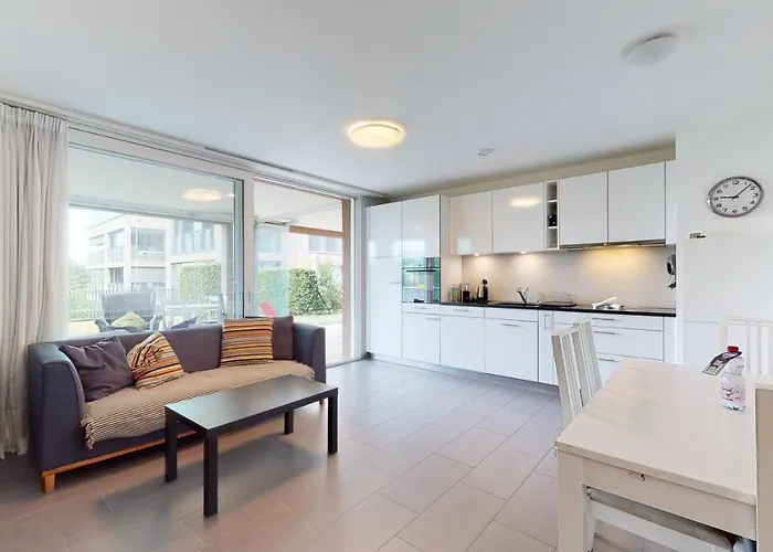 Modern Flat With Beautiful Outdoor Space
