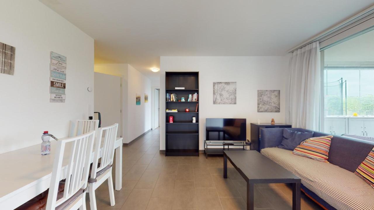 Modern Flat With Beautiful Outdoor Space *
